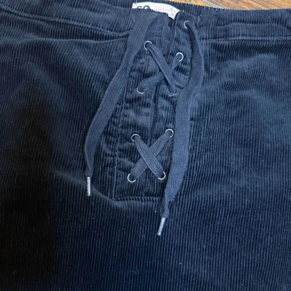 Y2K 90s Dark academia street wear black Corduroy tie waist mini skirt size 5/27